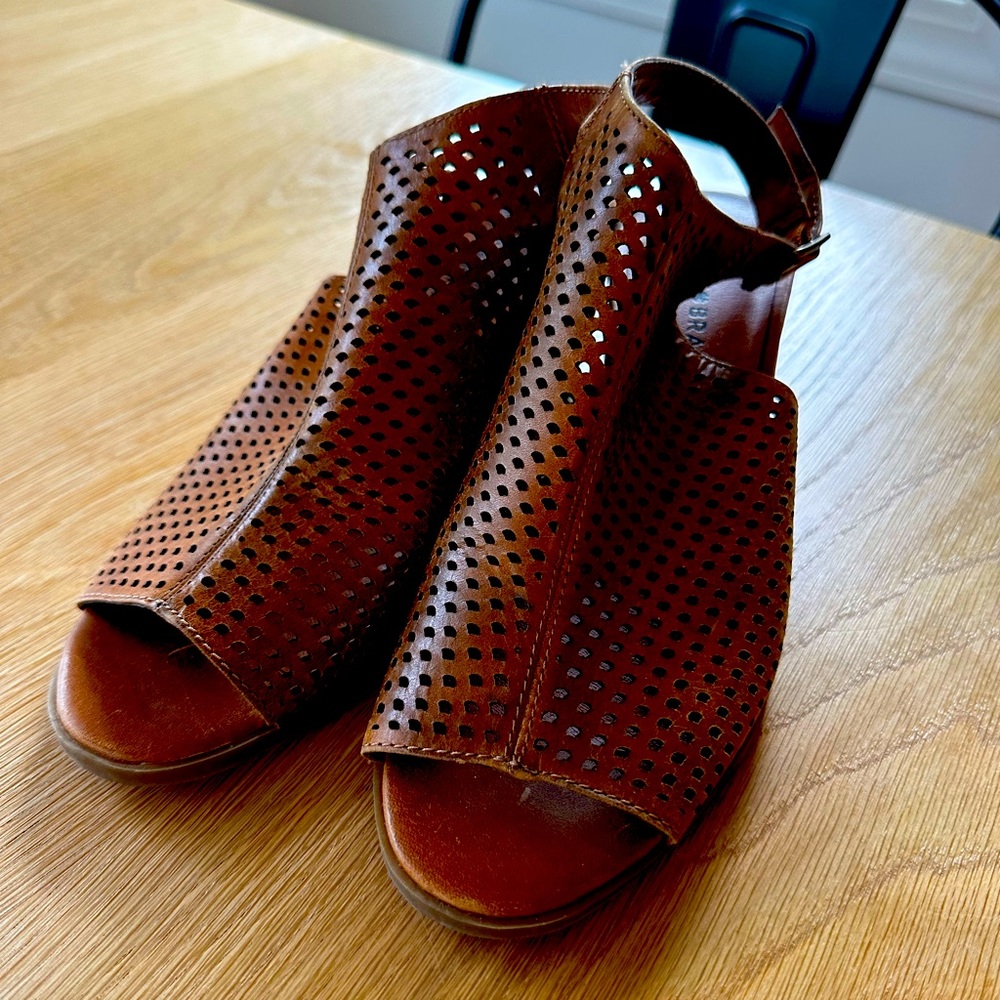 Women’s Wedge Sandals